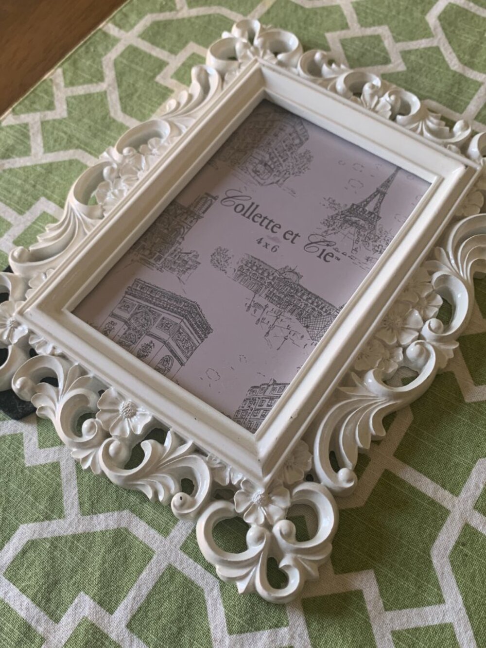 Vintage Style Off White Resin Photo Frame Ornate Scrollwork Flowers 4x6 Desk Di